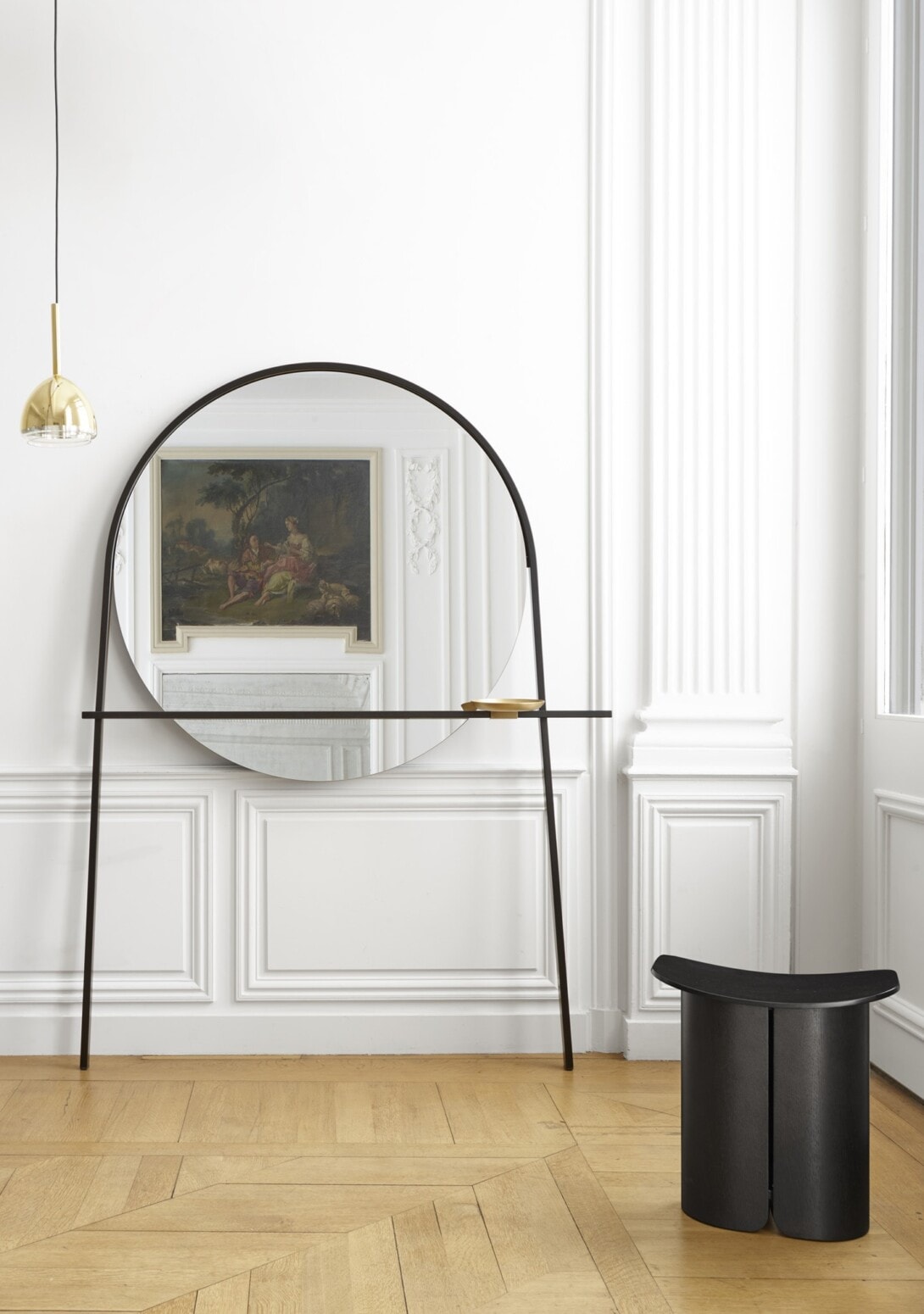 circular mirror modern simple luxe on feet DOMO