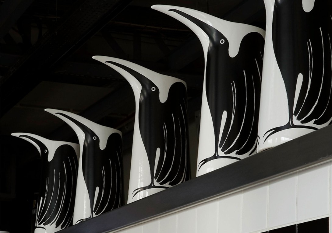 Ligne Roset: Les Oiseaux Vase Large DOMO crow bird vase