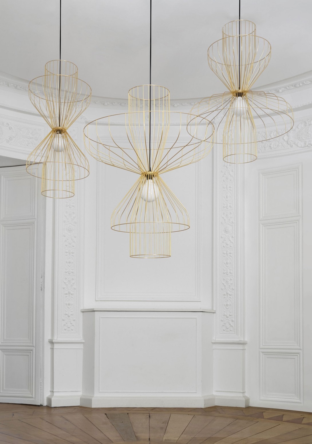 Traditional Style Interiors White Wall Gold Metal Pendant Lighting Parachute Ligne Roset