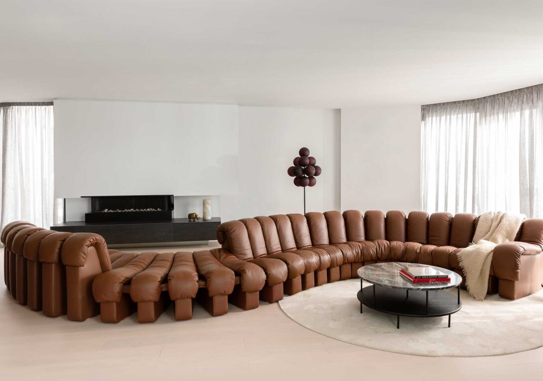 DS-600 Modular Leather Sofa in sitting room