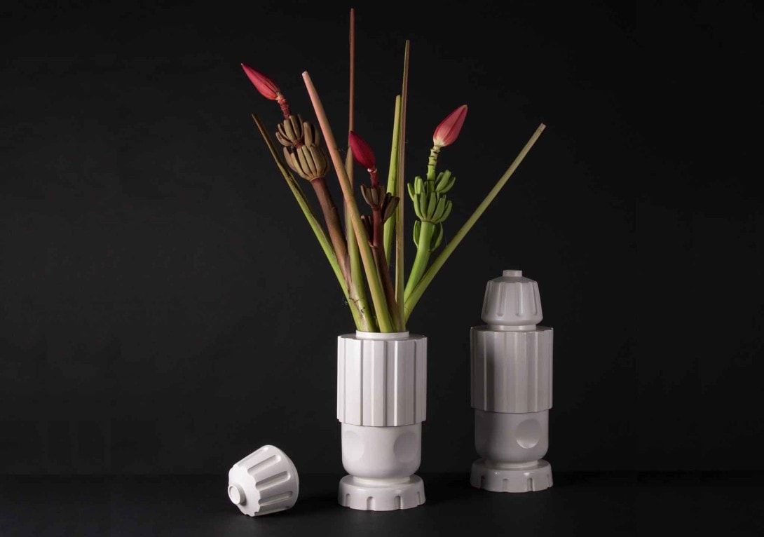 Pulpo: FG1 Vases in white with lid off
