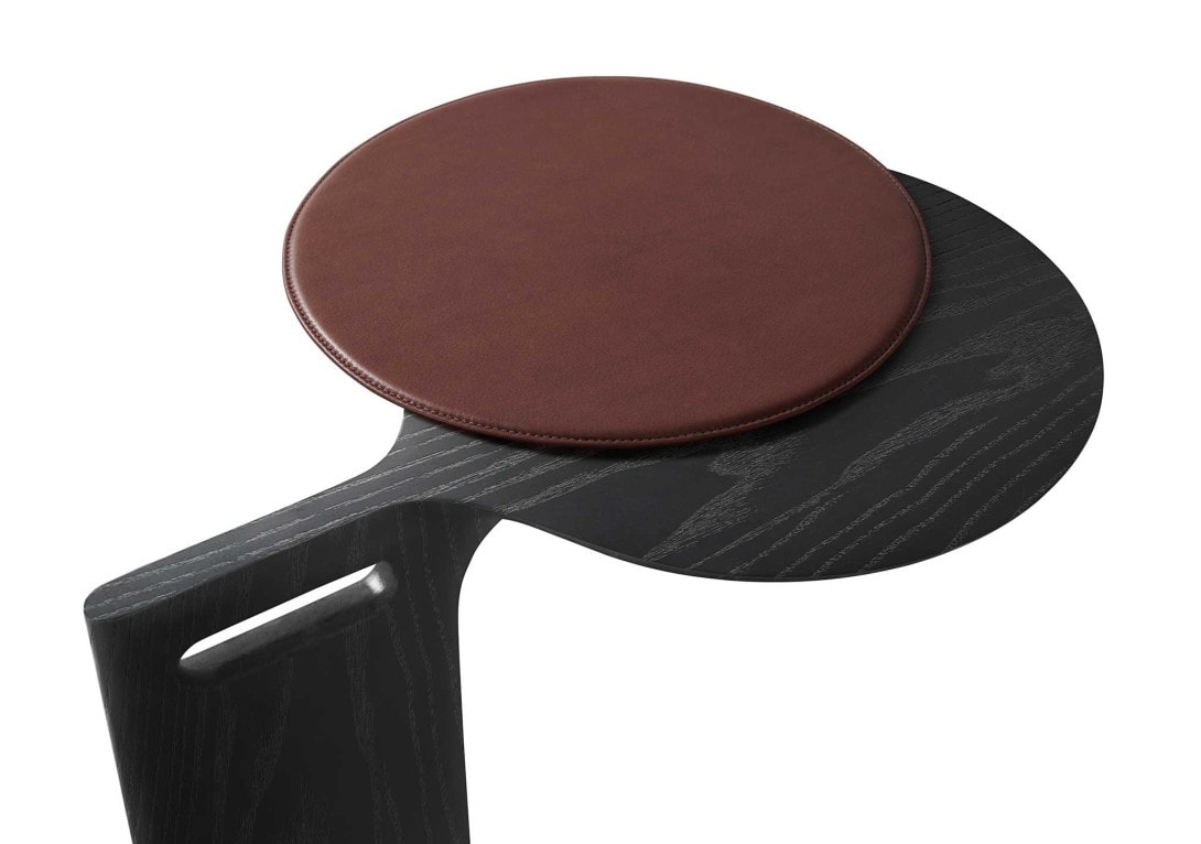 Wittmann: Tuky Side Table in Black with Chestnut Leather Pad DOMO